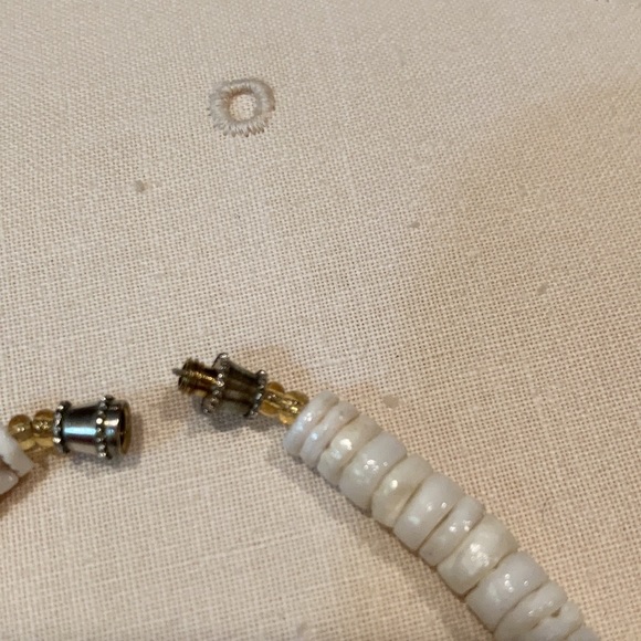 Handmade shell bracelet with secure twist closure. 9” in length. Lovely piece! - Picture 2 of 2